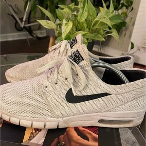 Nike Stefan Janoski White Running Shoes - Size 10
